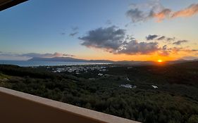 Emmanuel'S Sea View Luxury Apartment